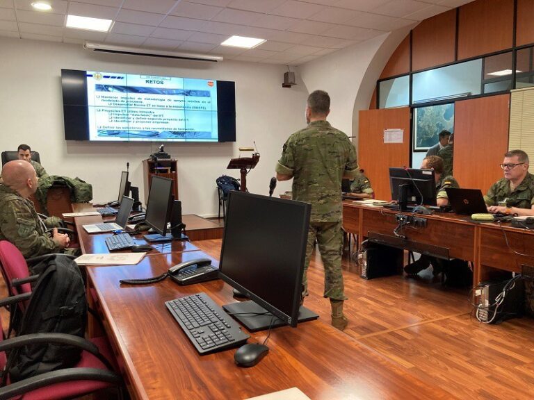 O Exército de Terra define a súa axenda de transformación dixital para 2023 nun encontro na Coruña