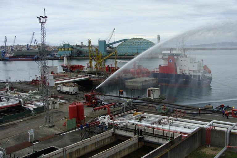 A Coruña crecerá cara a baía tras a saída de Repsol do porto, segundo a alcaldesa