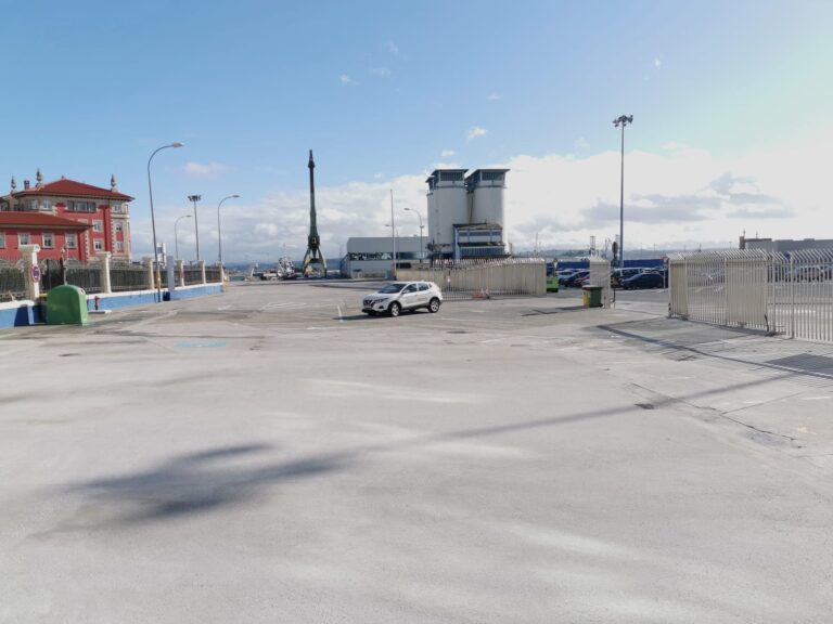 A negociación sobre os peiraos da Coruña é “unha cuestión” do Concello, segundo Miñones