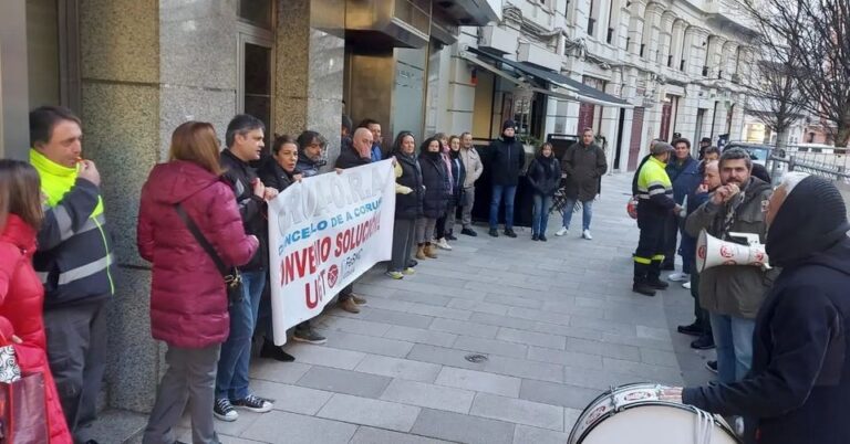 Suspenden a folga do guindastre e a ORA na provincia da Coruña tras un principio de acordo polo convenio