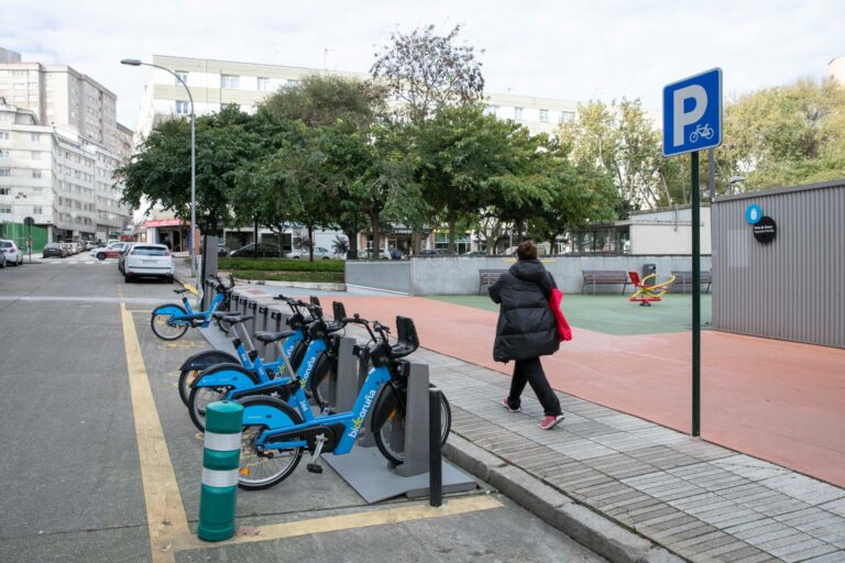 Novas estacións de BiciCoruña no Ventorrillo, o parque de Oza e a praza de Recife