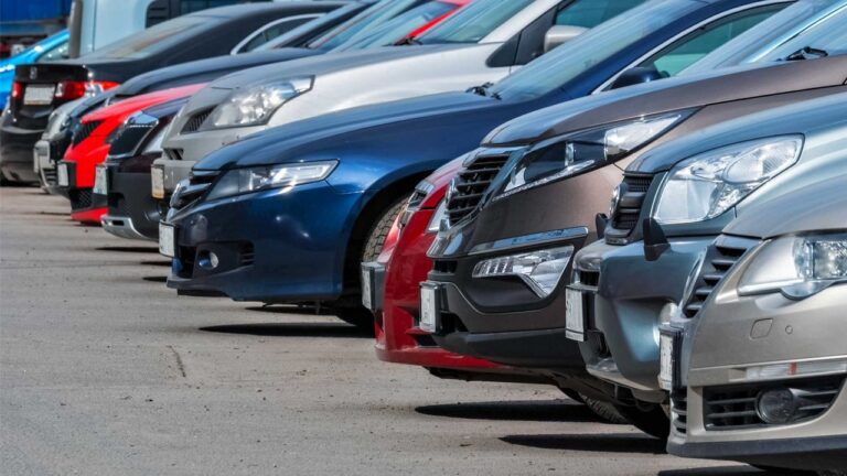 Baixan as vendas de coches usados na Coruña