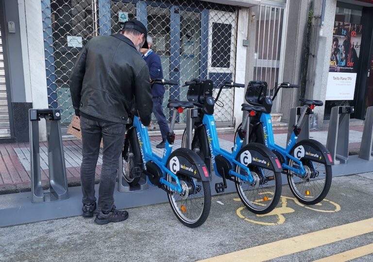 Piden o reforzo do servizo de Bicicoruña ante a falta de bicis nas estacións de barrio