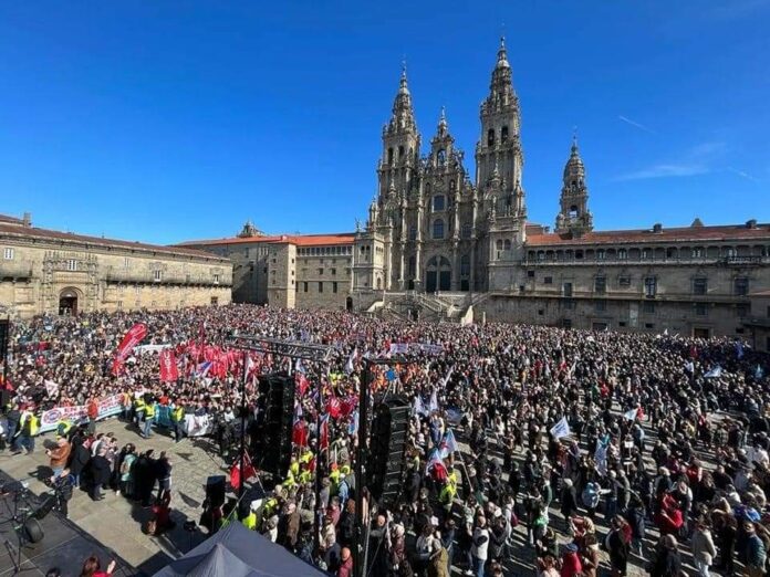 Manifestacion SOS SANIDADE PUBLica SAntiago Febreiro 2023