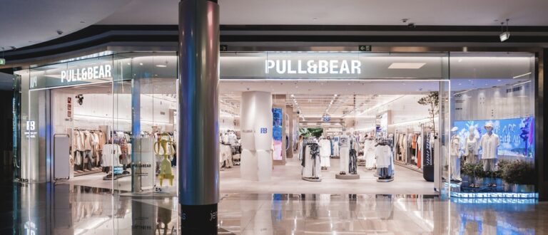 Pull&Bear renova a súa tenda de Marineda City con 900 metros destinados a dar a máxima relevancia ás últimas tendencias