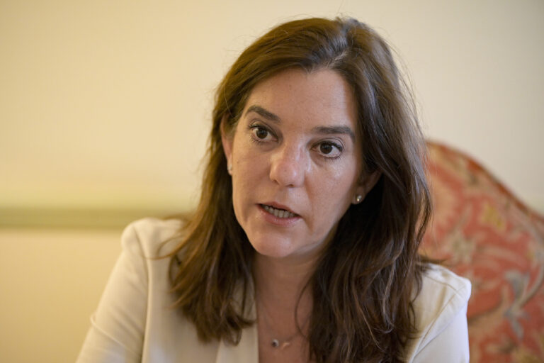 Inés Rey asegura que a “gran modernización” da Coruña só chegará coa súa maioría absoluta
